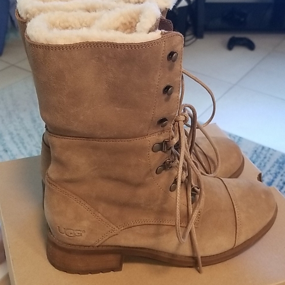 Ugg - Picture 5 of 5